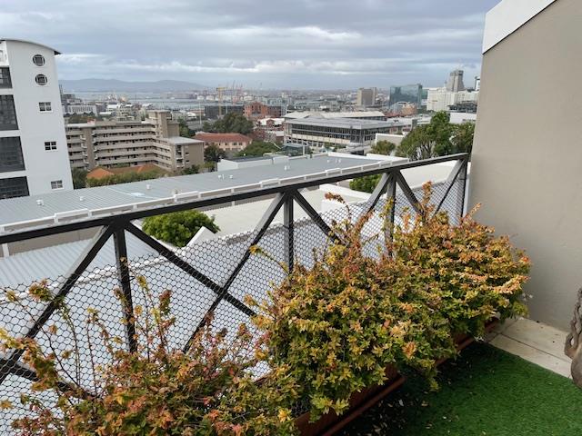 To Let 2 Bedroom Property for Rent in Green Point Western Cape
